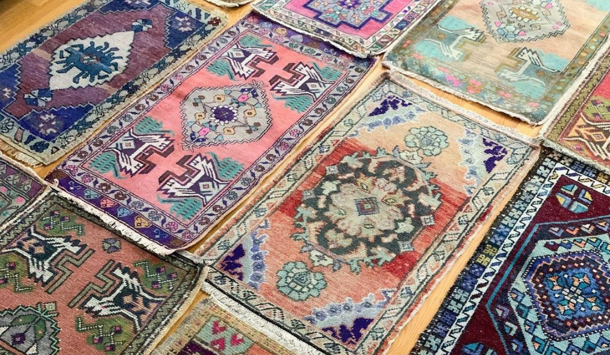 Mini Rugs - Vintage & Handmade Mini Carpets | Biev