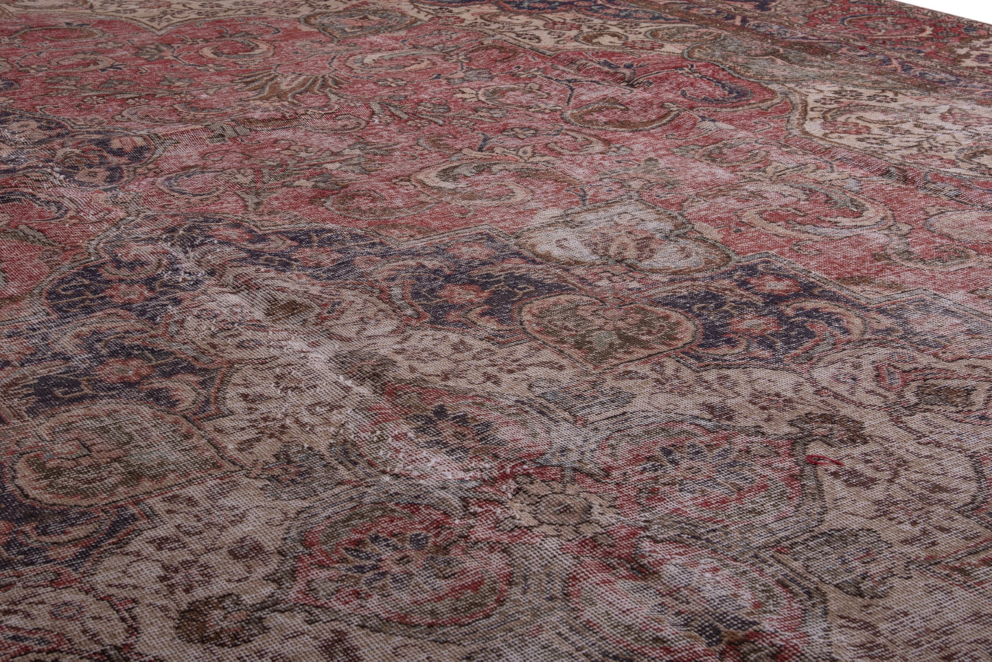 4469 - 11'6" x 18'1"