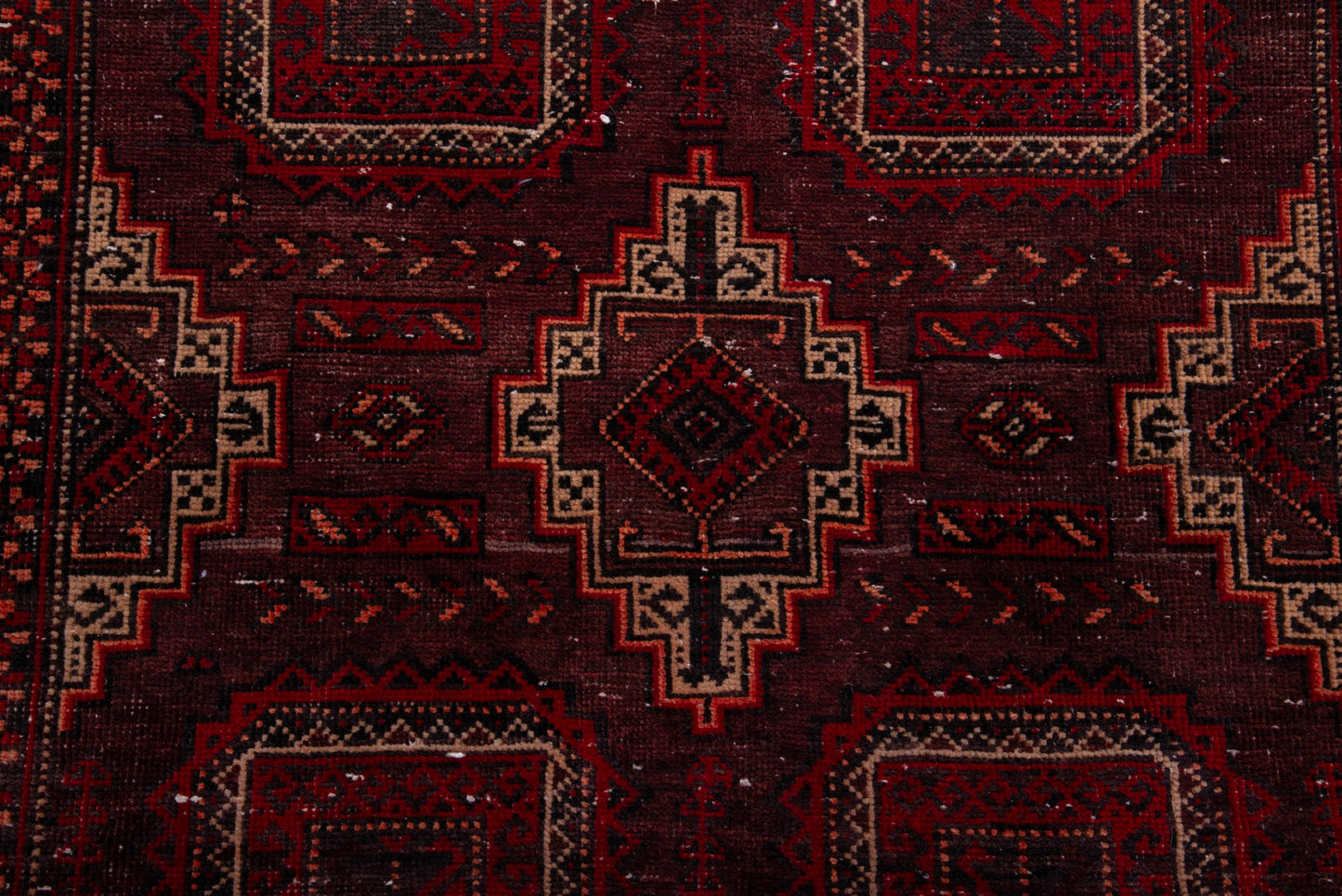 4676 - 4'11" x 13'10"