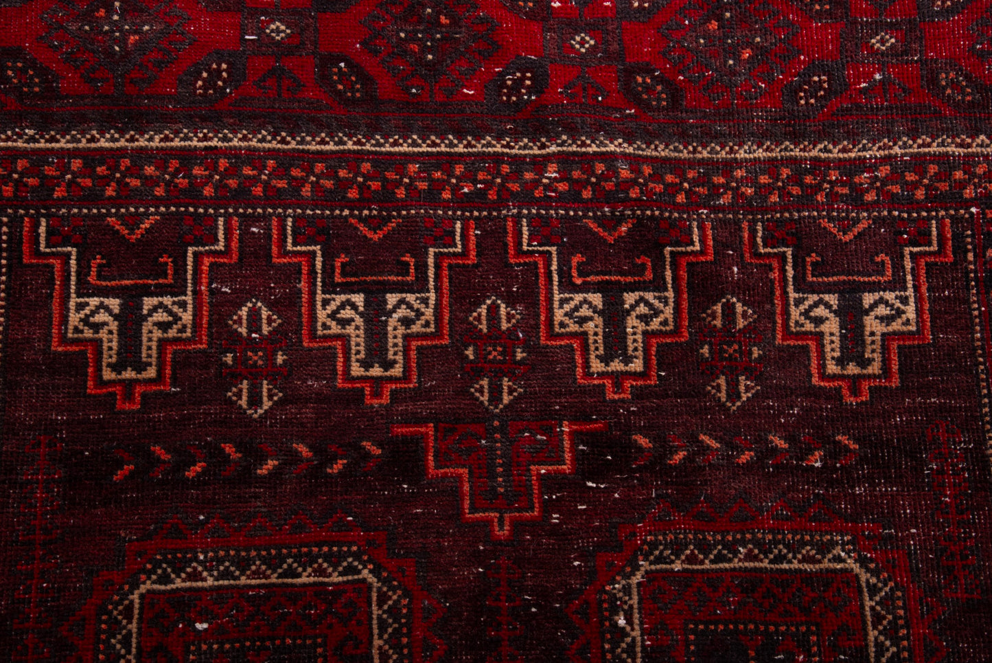 4676 - 4'11" x 13'10"