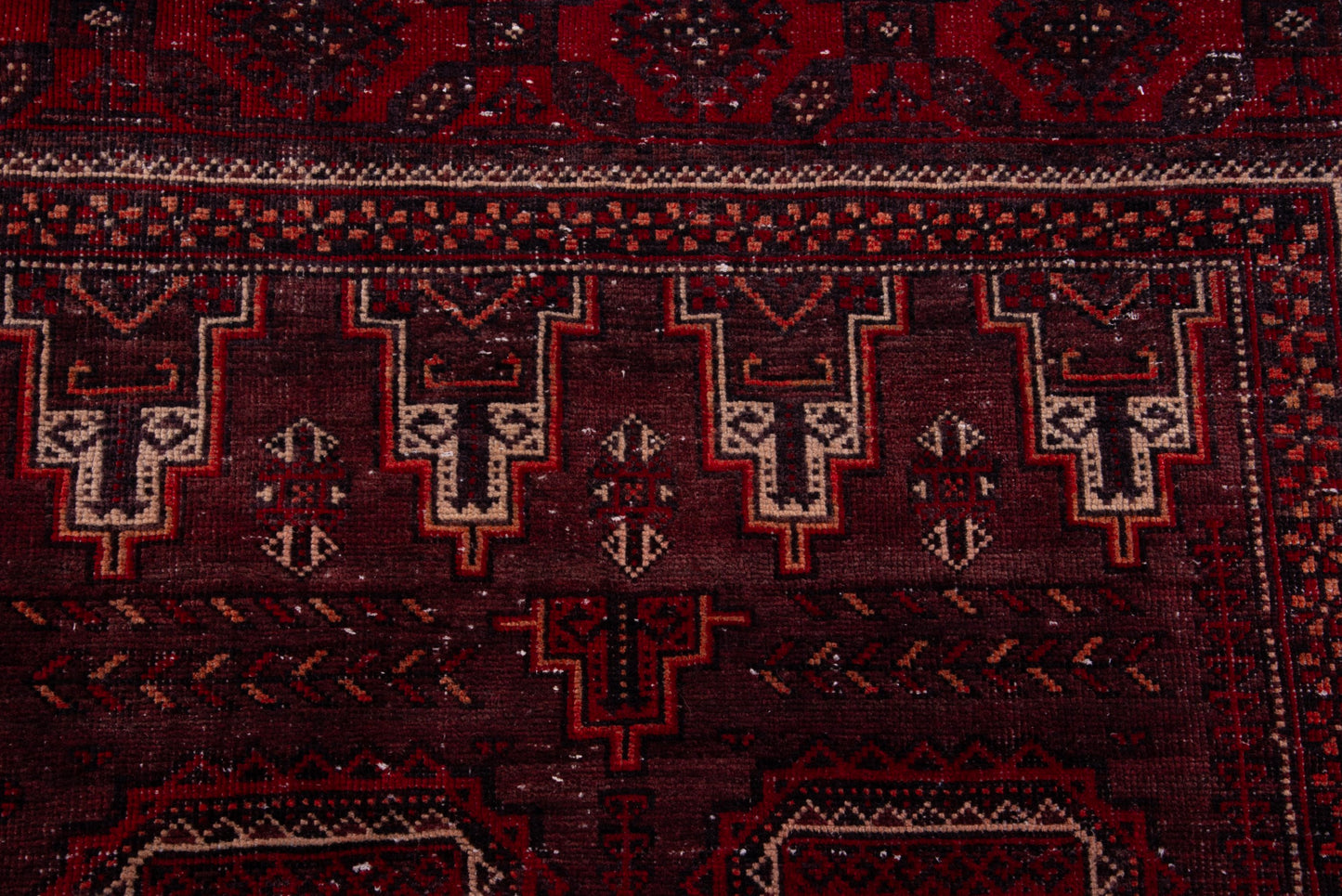 4676 - 4'11" x 13'10"