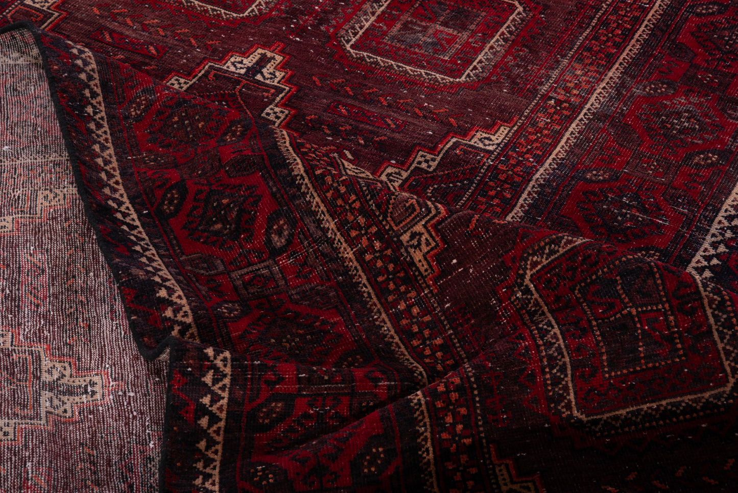 4676 - 4'11" x 13'10"