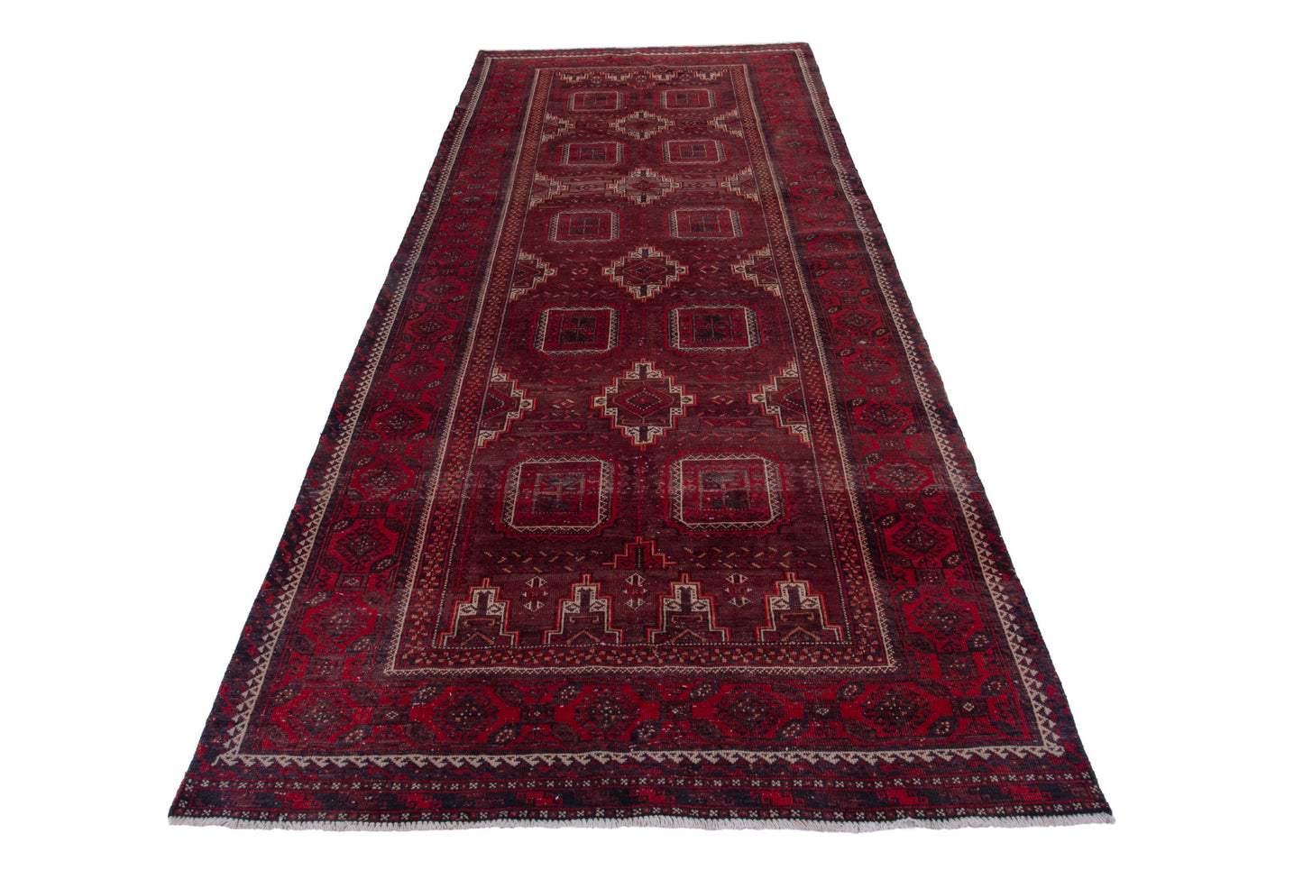 4676 - 4'11" x 13'10"