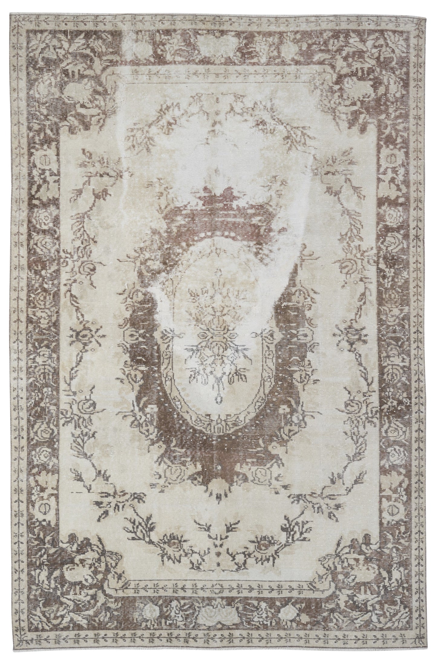 1910 - 5'10" x 8'11"