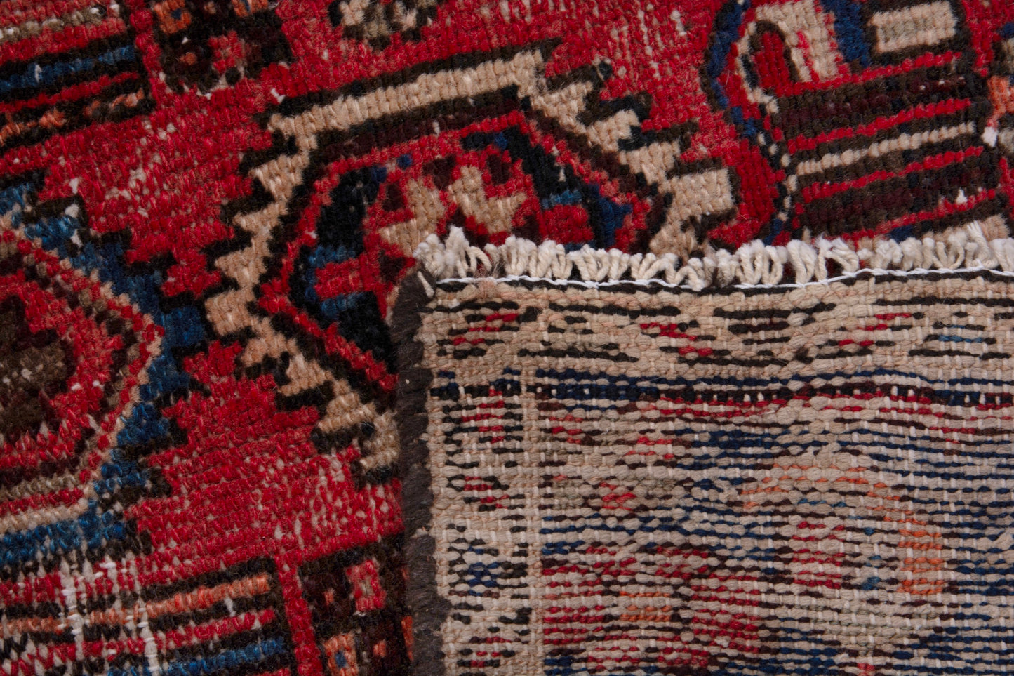 5204 - 3'11" x 11'10"