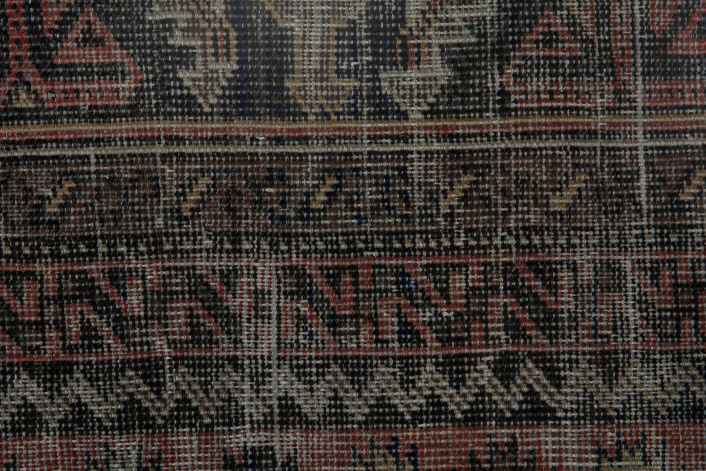 CAN_4001 - 2'11" x 6'1"