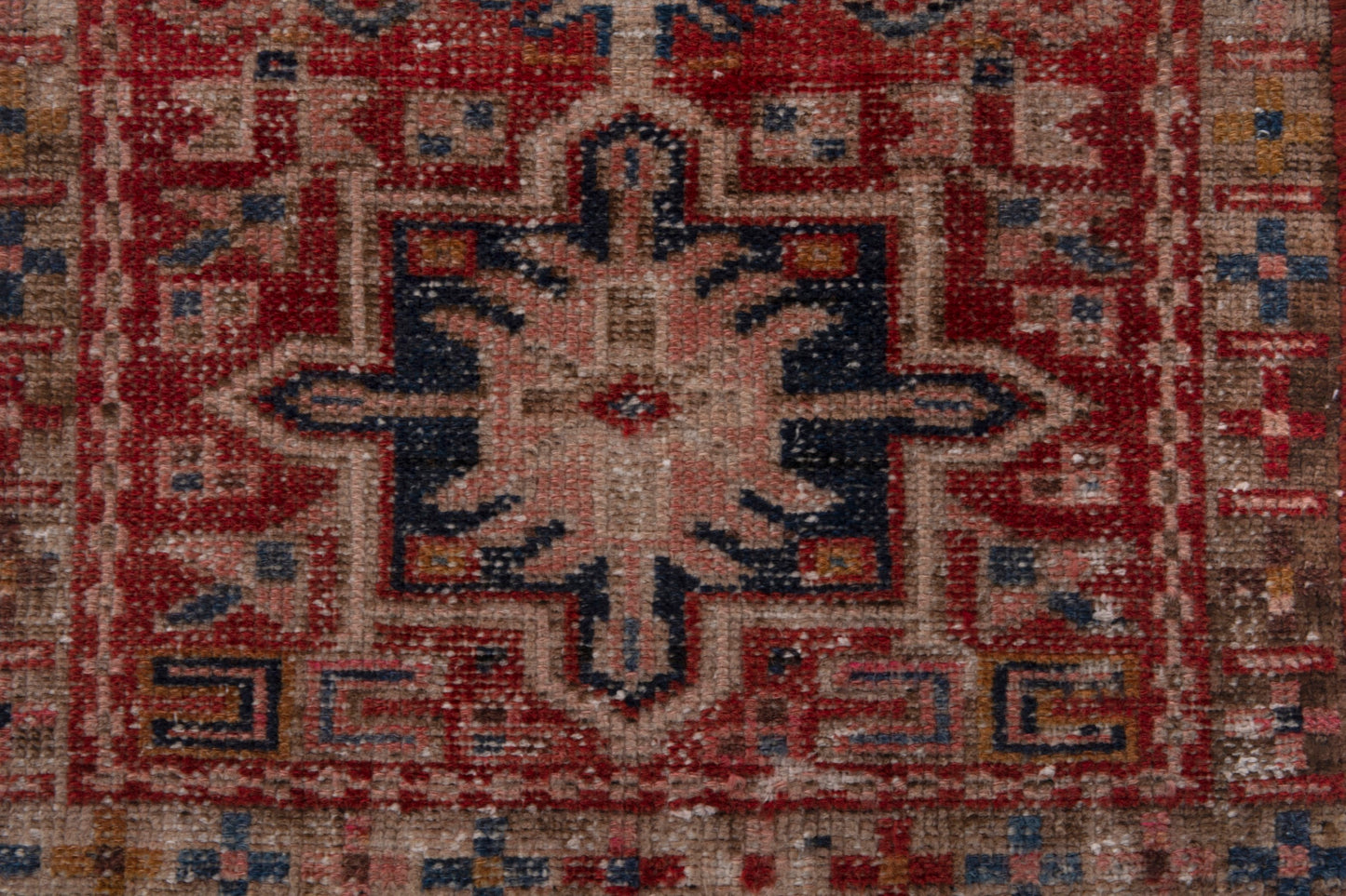 CAN_4041 - 1'8" x 10'3"