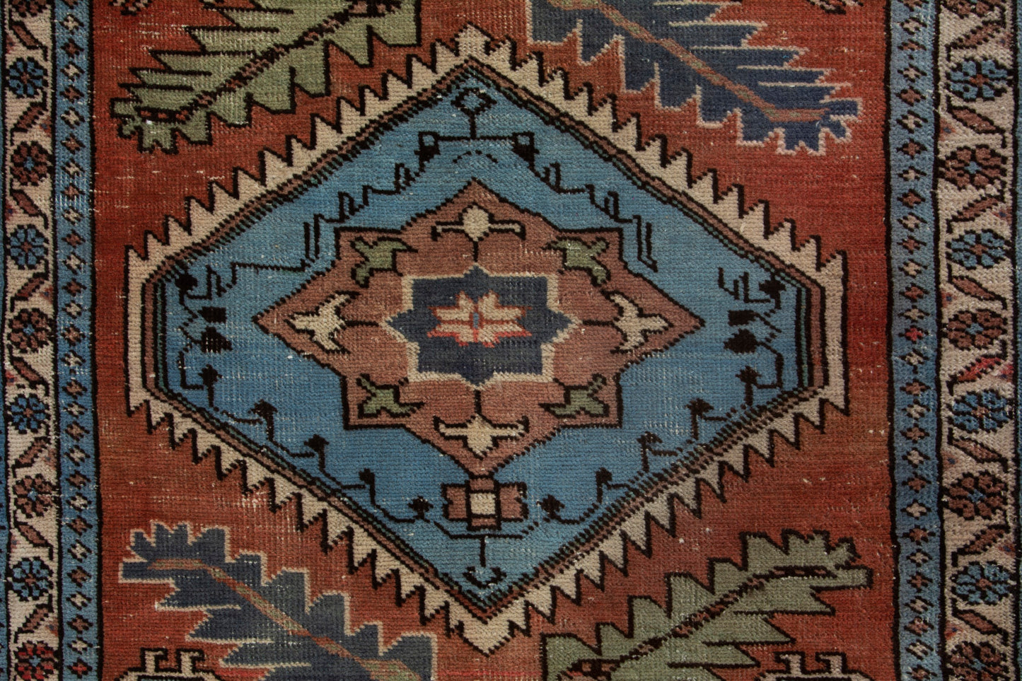 CAN_4044 - 2'7" x 10'8"