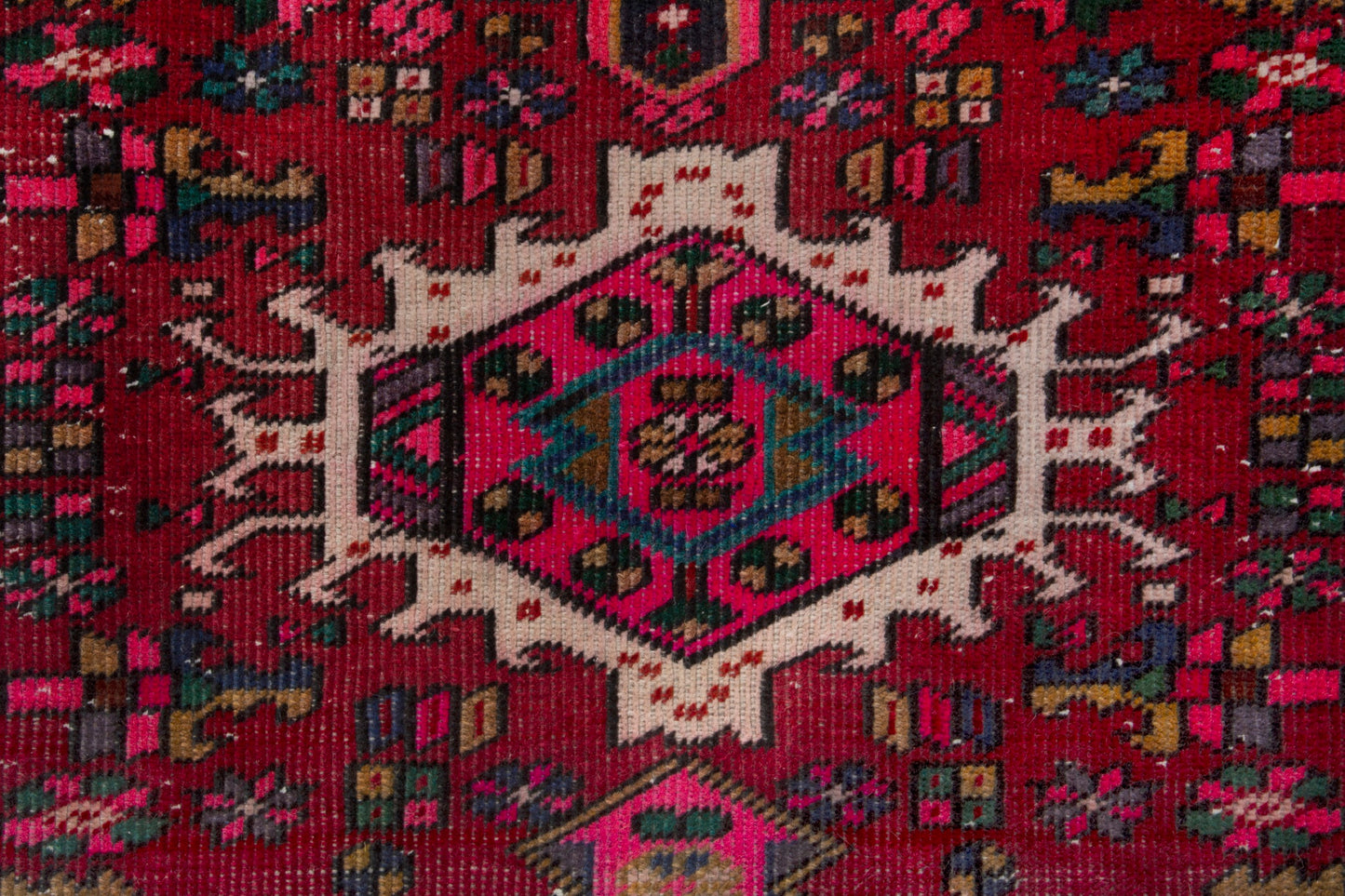 CAN_4047 - 2'11" x 8'11"