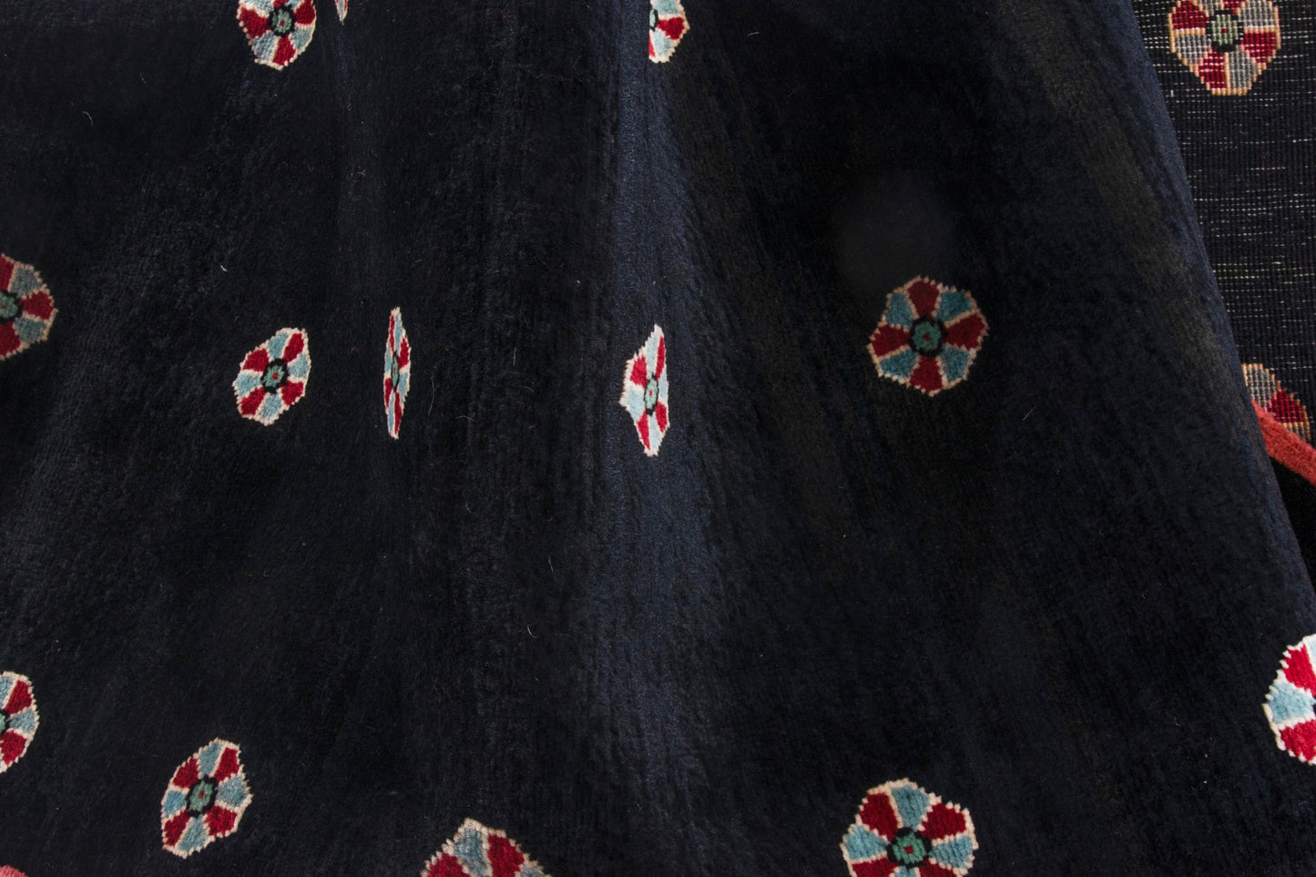 CAN_4070 - 2'3" x 12'7"