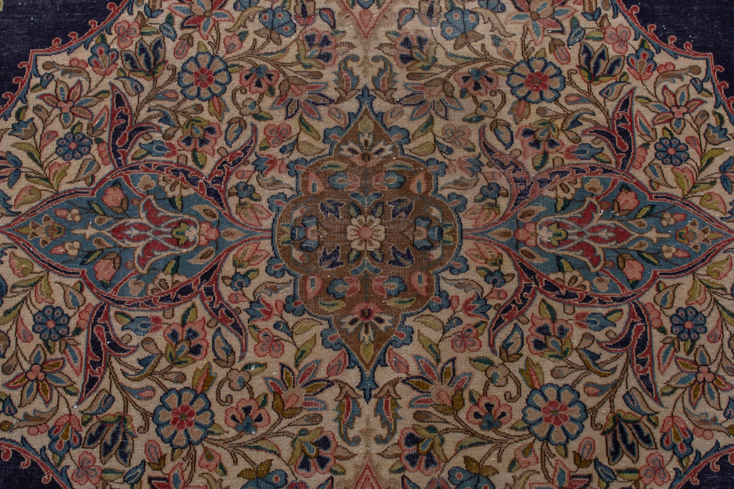 CAN_4087 - 7'1" x 9'10"