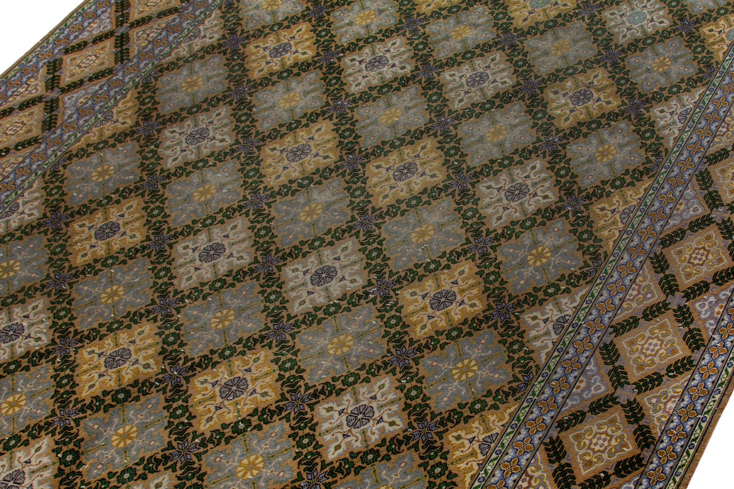 CAN_4090 - 8'8" x 12'4"