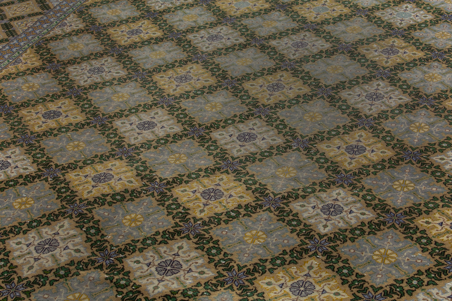 CAN_4090 - 8'8" x 12'4"
