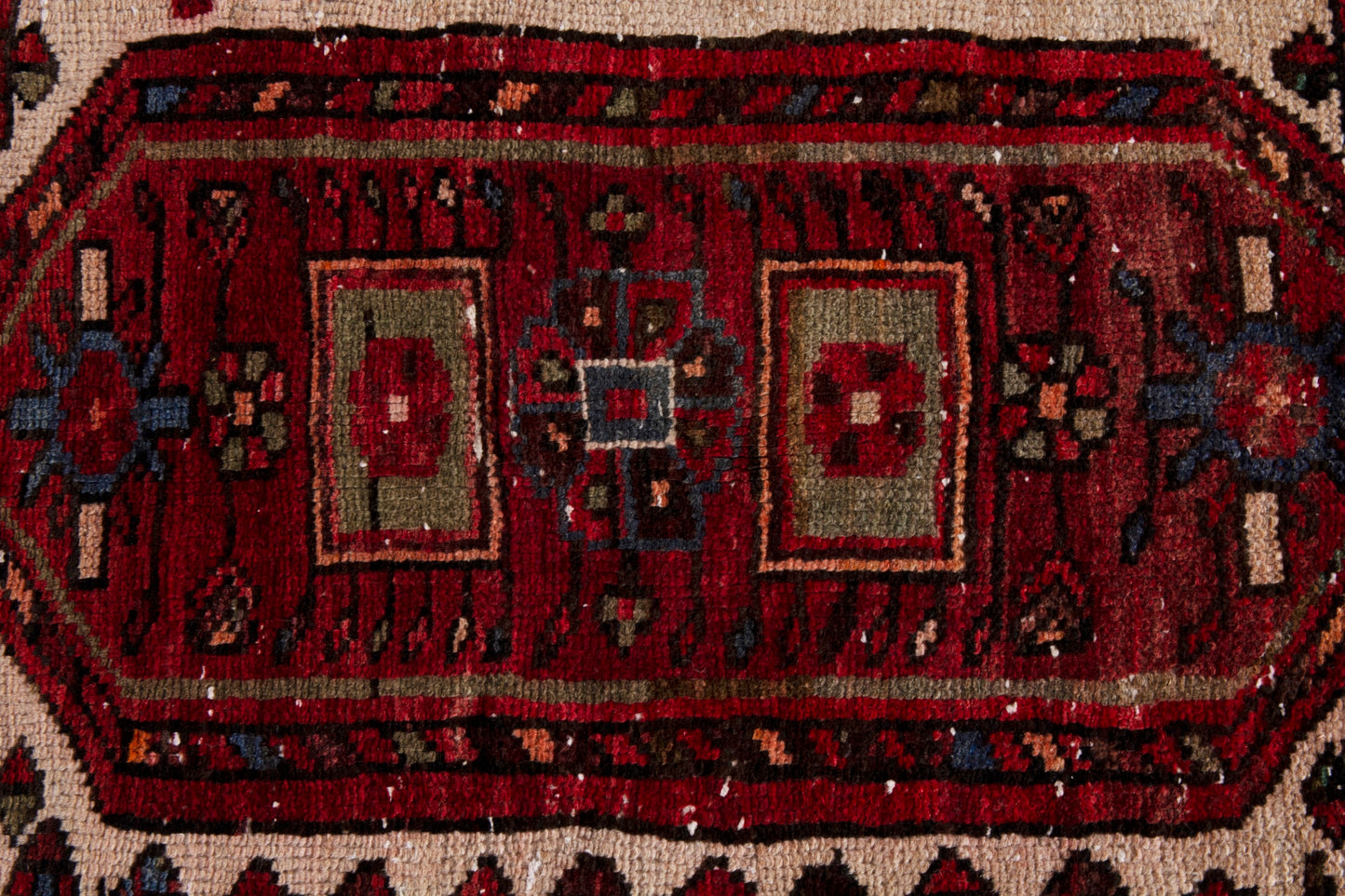 CAN_4224 - 4'1" x 7'5"