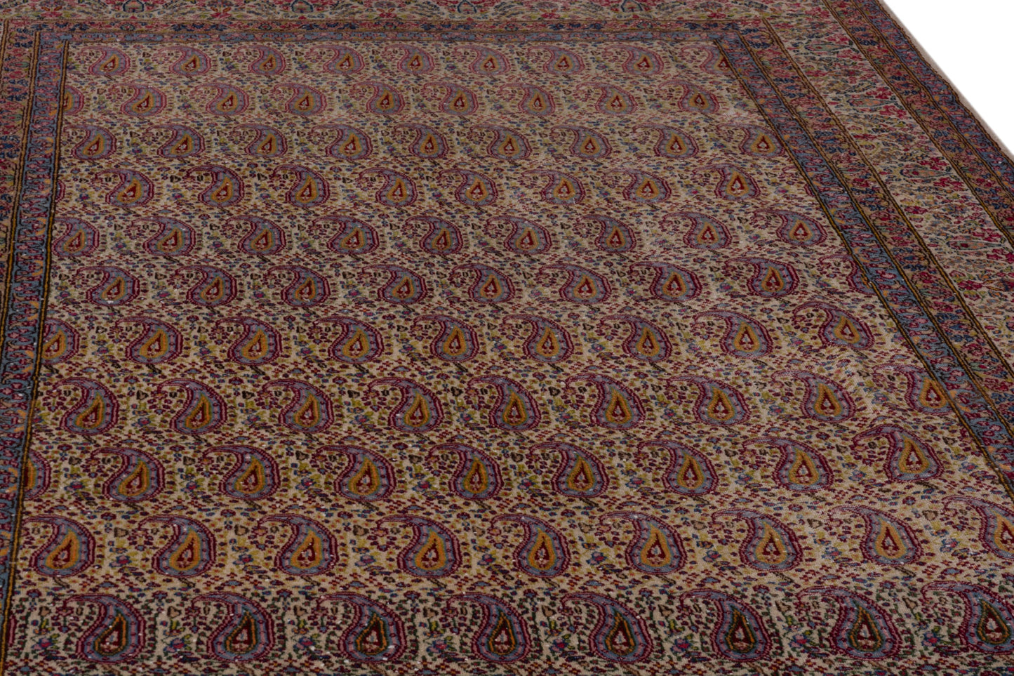CAN_4242 - 5'8" x 9'1"
