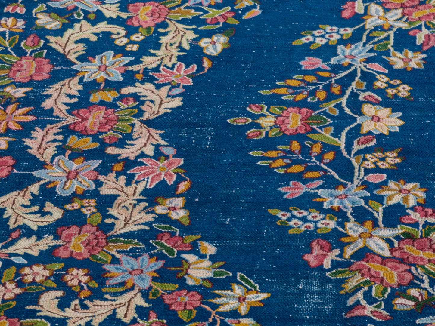 CAN_4389 - 9'11" x 13'7"