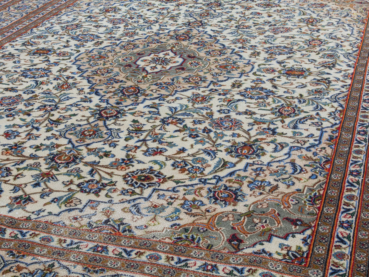 CAN_4390 - 8' x 10'11"
