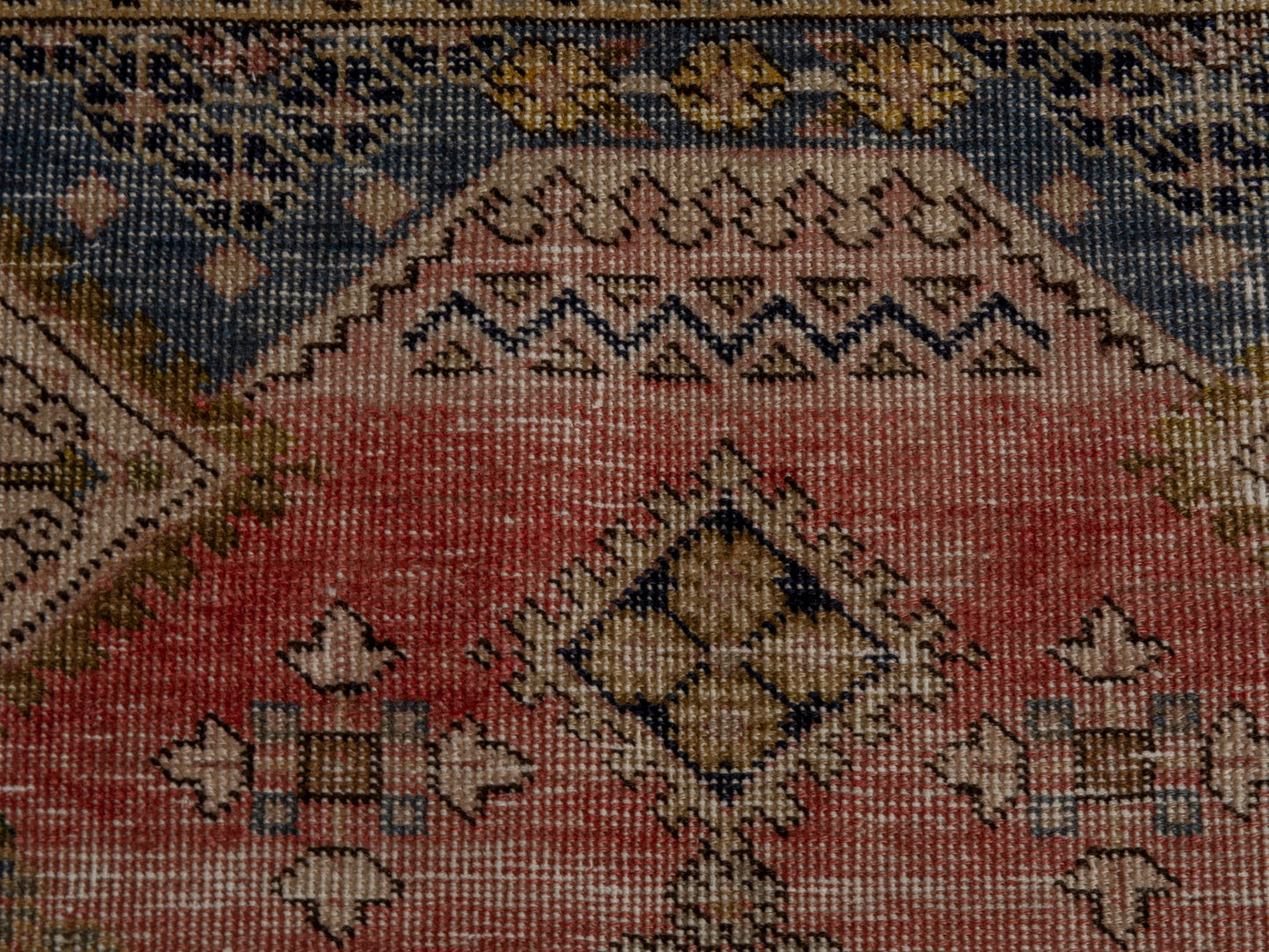 CAN_4629 - 4'1" x 5'11"