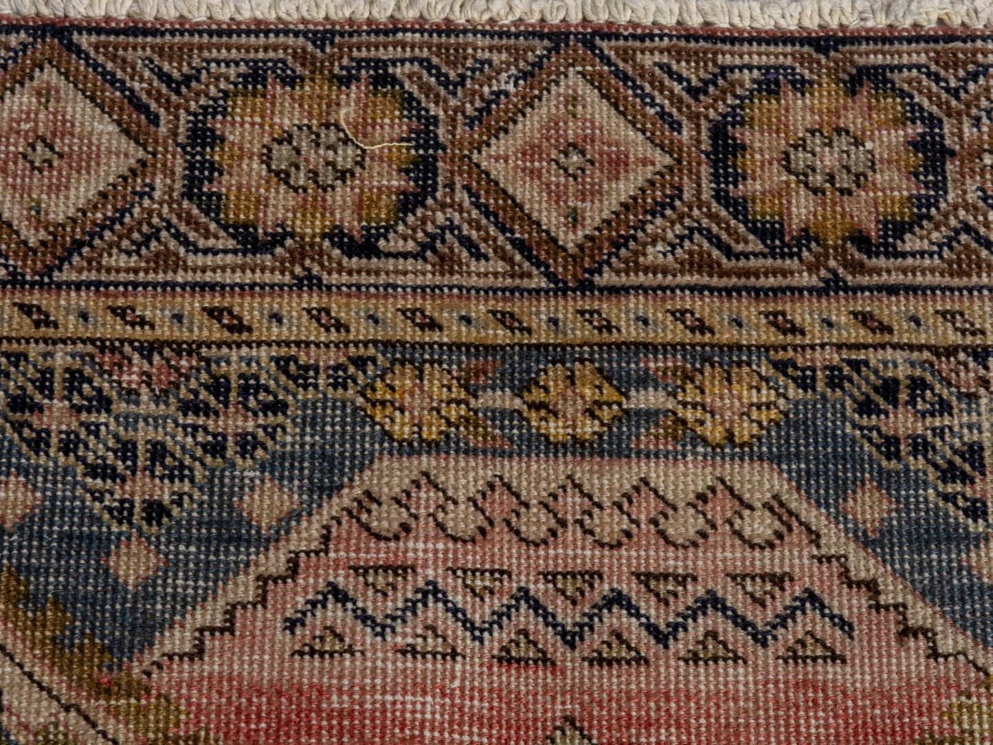 CAN_4629 - 4'1" x 5'11"