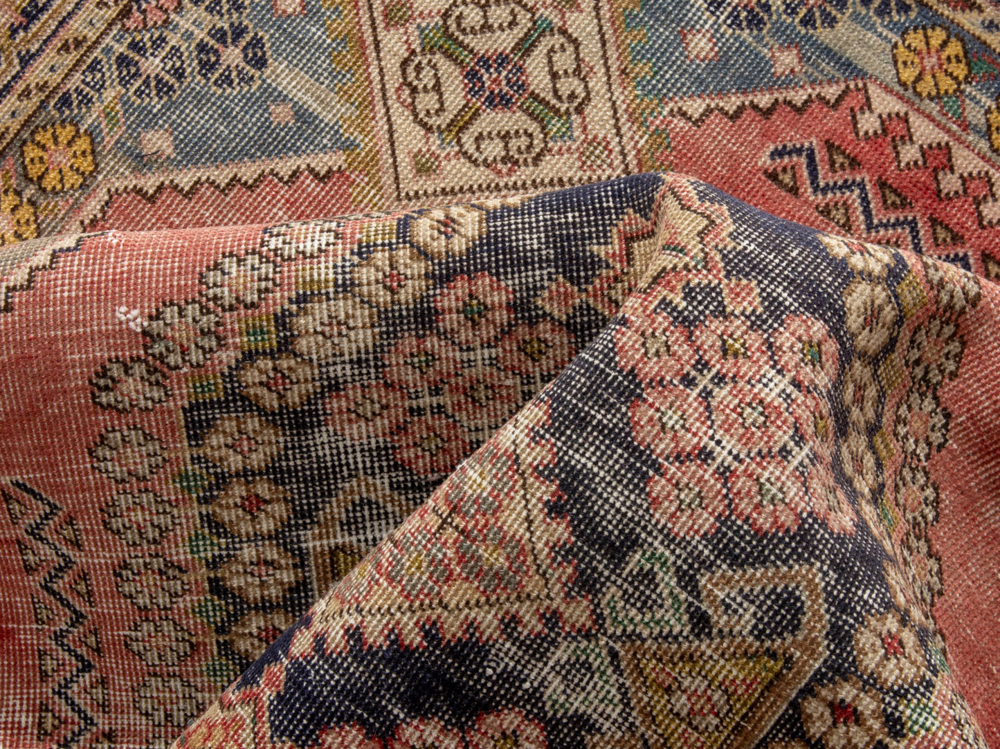 CAN_4629 - 4'1" x 5'11"