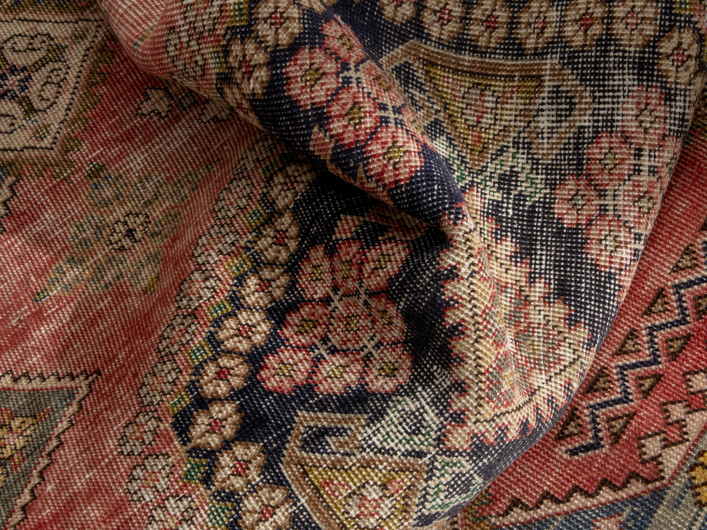 CAN_4629 - 4'1" x 5'11"