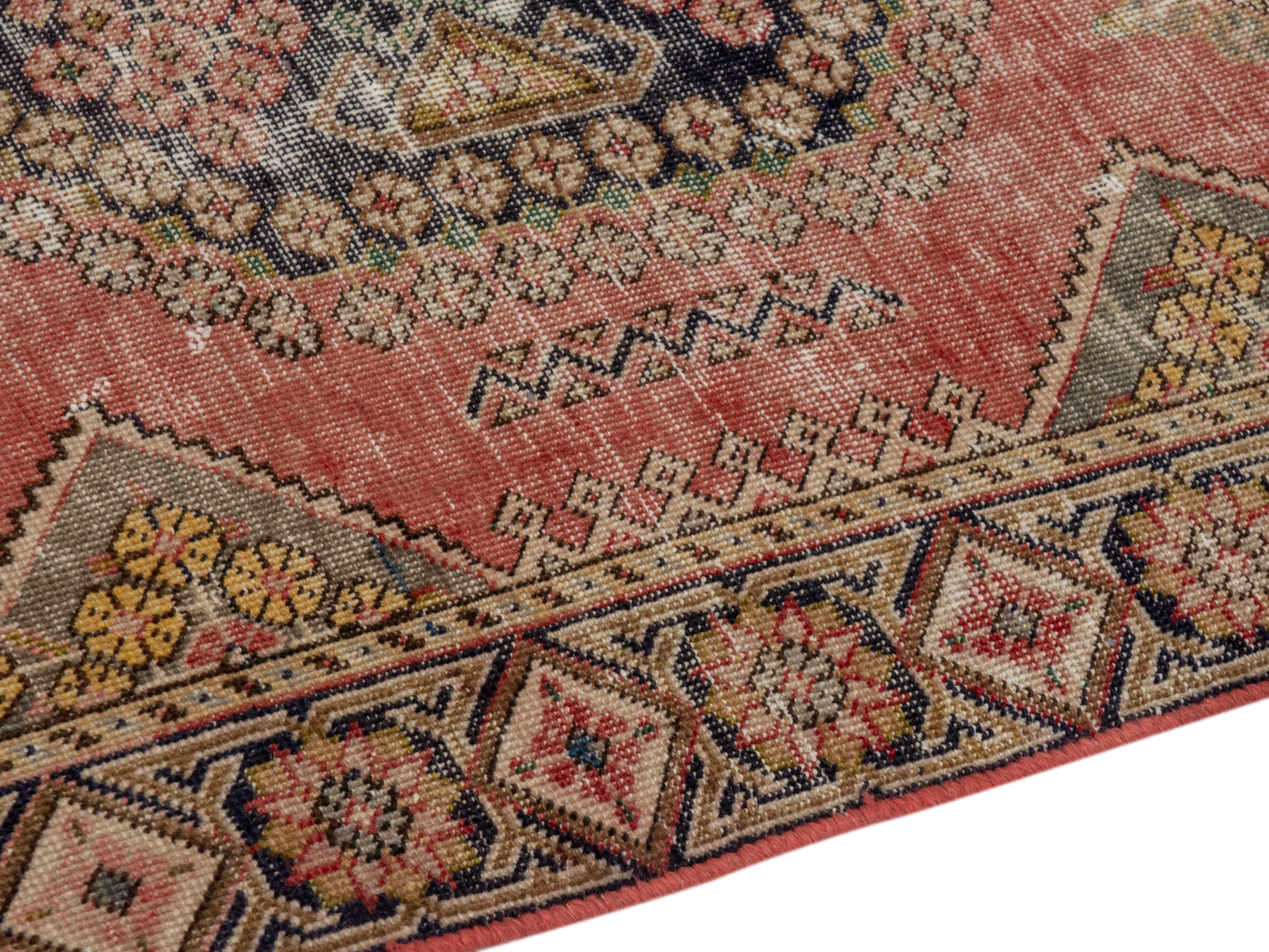 CAN_4629 - 4'1" x 5'11"