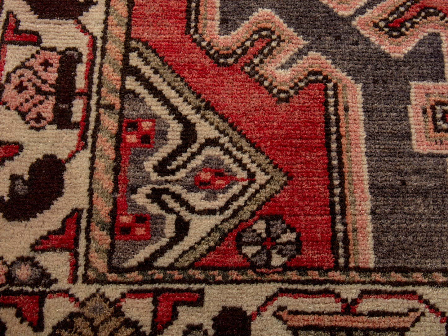CAN_4647 - 3'1" x 4'8"