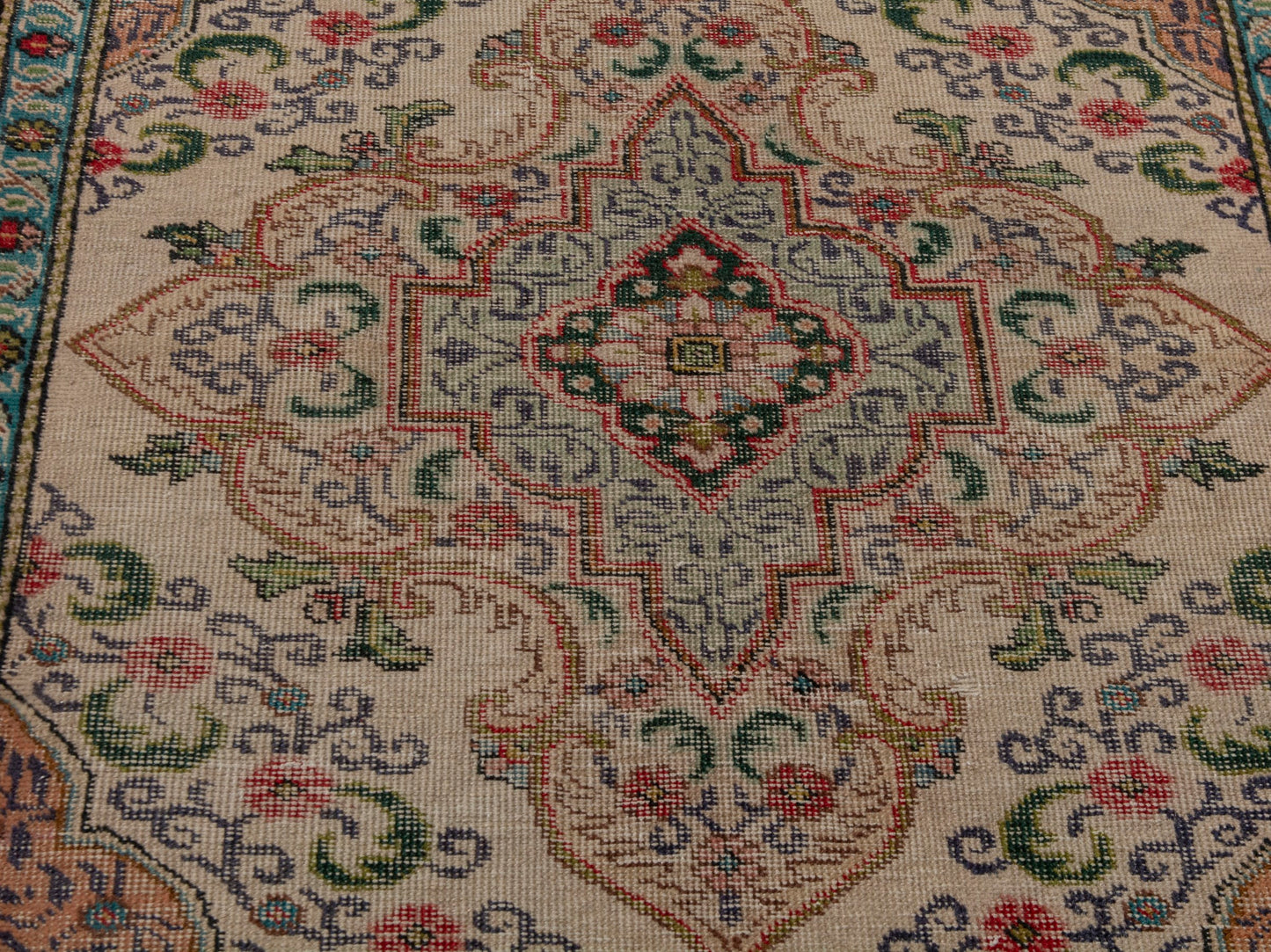 CAN_4677 - 2'9" x 4'8"