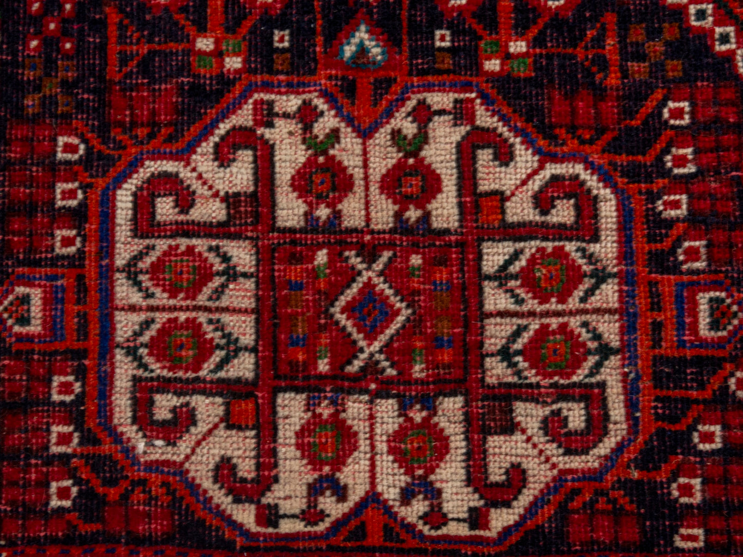 CAN_4685 - 5'9" x 9'8"