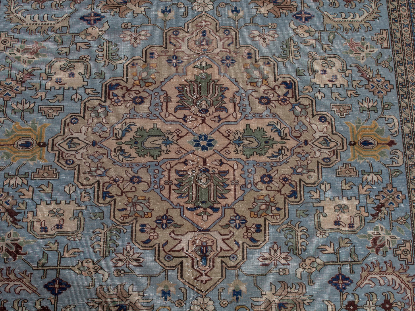 CAN_4731 - 5'9" x 9'1"