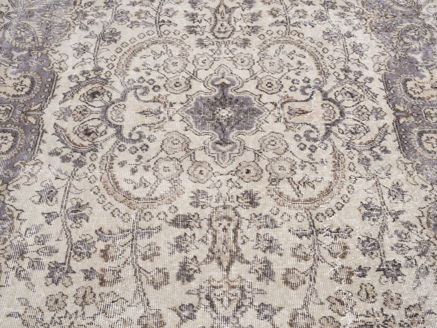 1832 - 5'1" x 9'1"