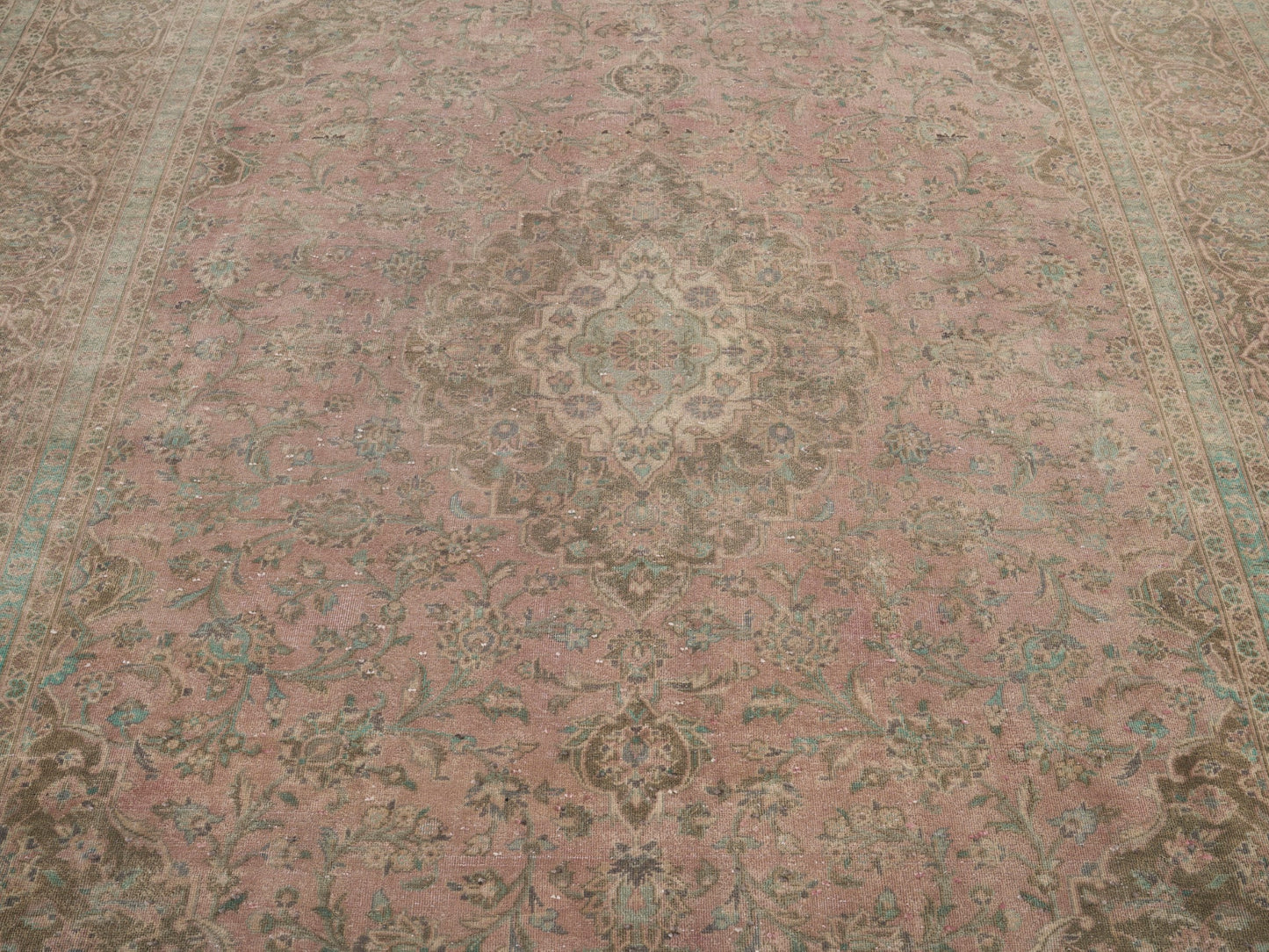 XL328 - 8' x 11'