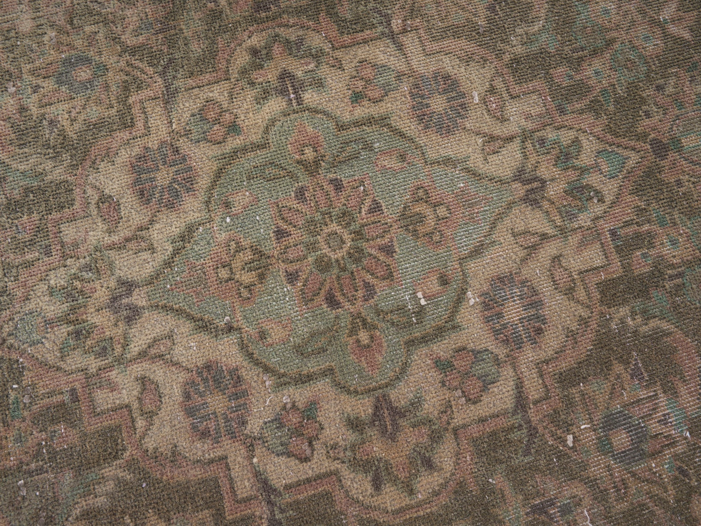 XL328 - 8' x 11'