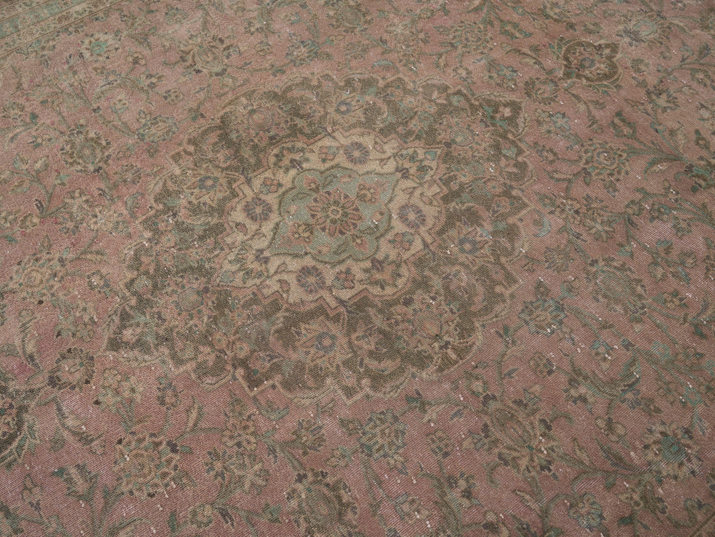 XL328 - 8' x 11'