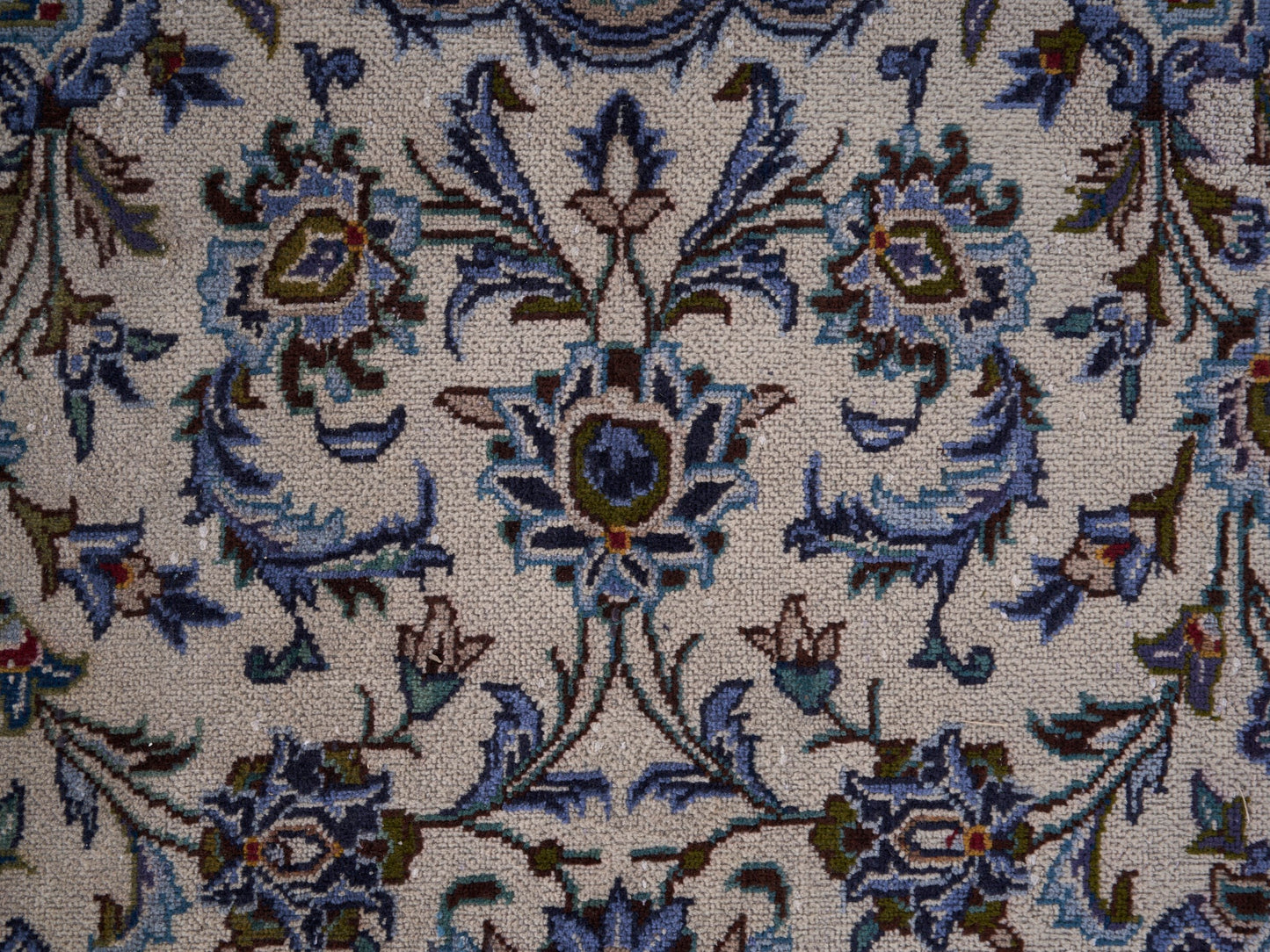 XL304 - 9'1" x 12'2"