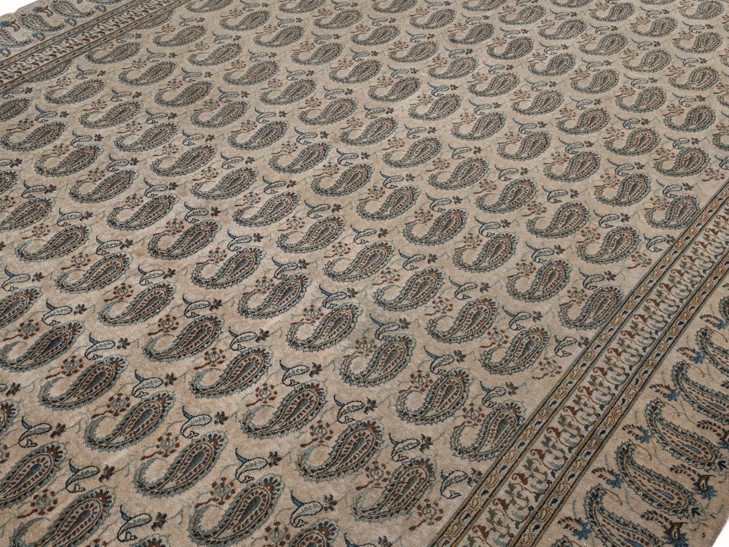 XL300 - 9' x 13'