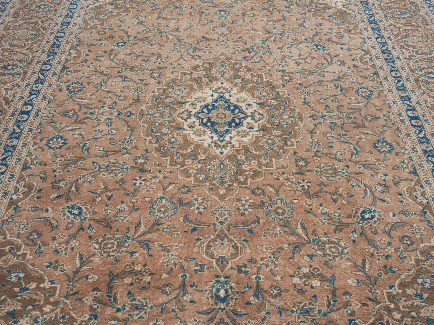 XL265 - 8' x 11'5"