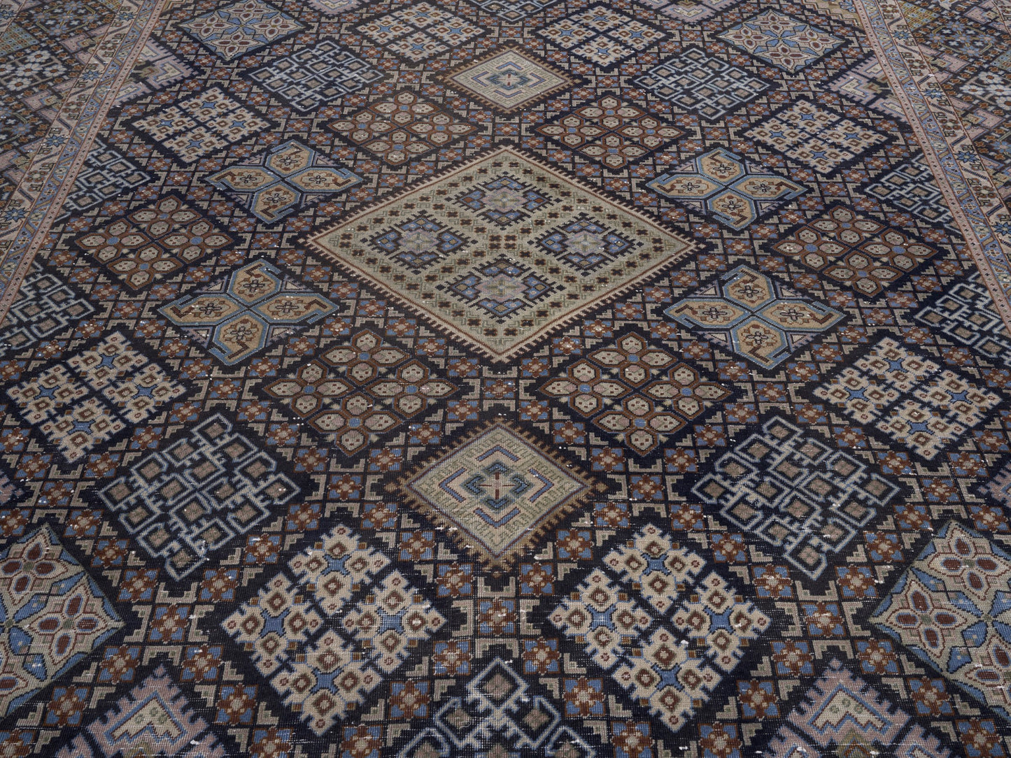 XL145 - 9'1" x 12'10"