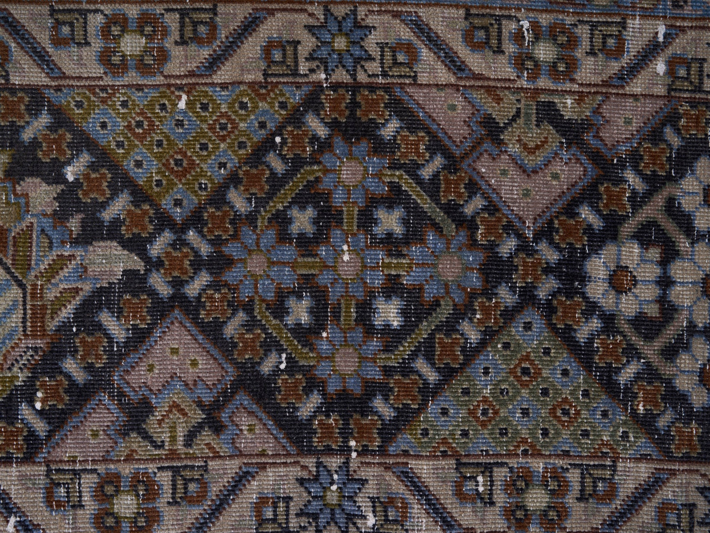 XL145 - 9'1" x 12'10"