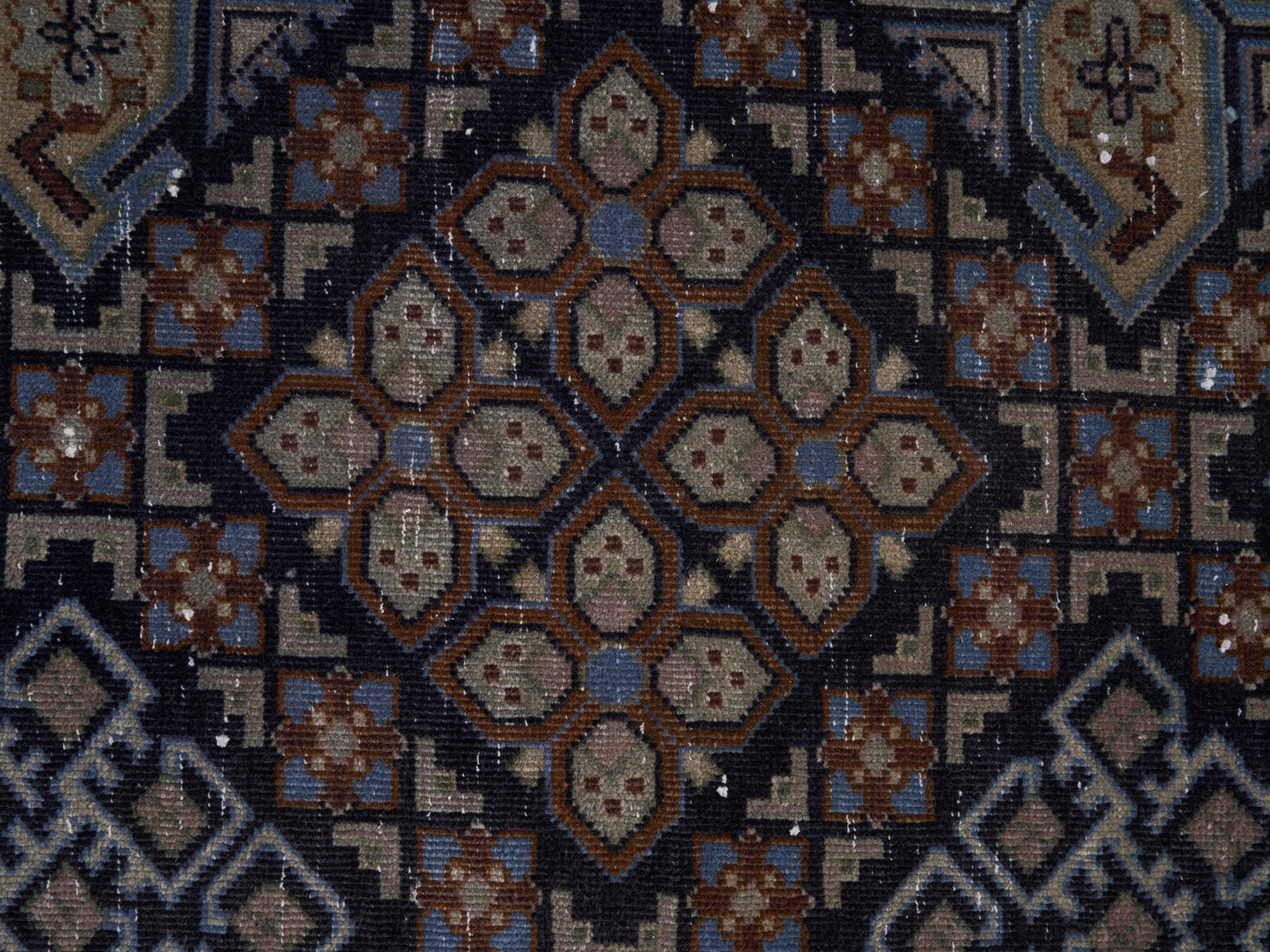 XL145 - 9'1" x 12'10"