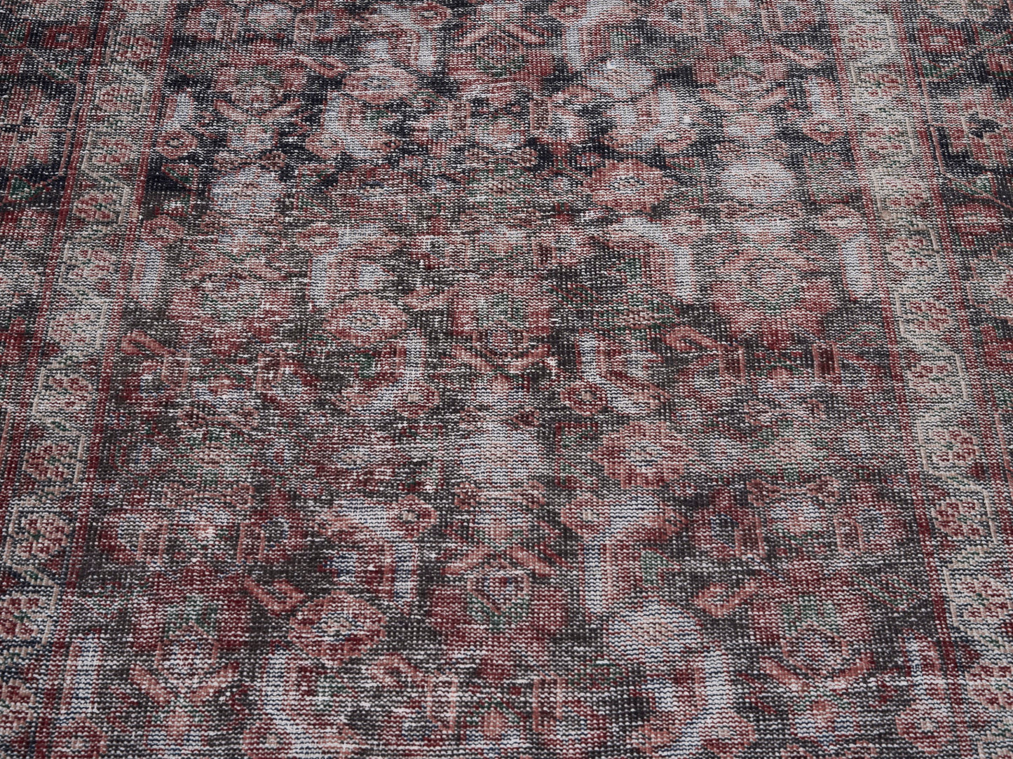 8311 - 3'7" x 7'2"