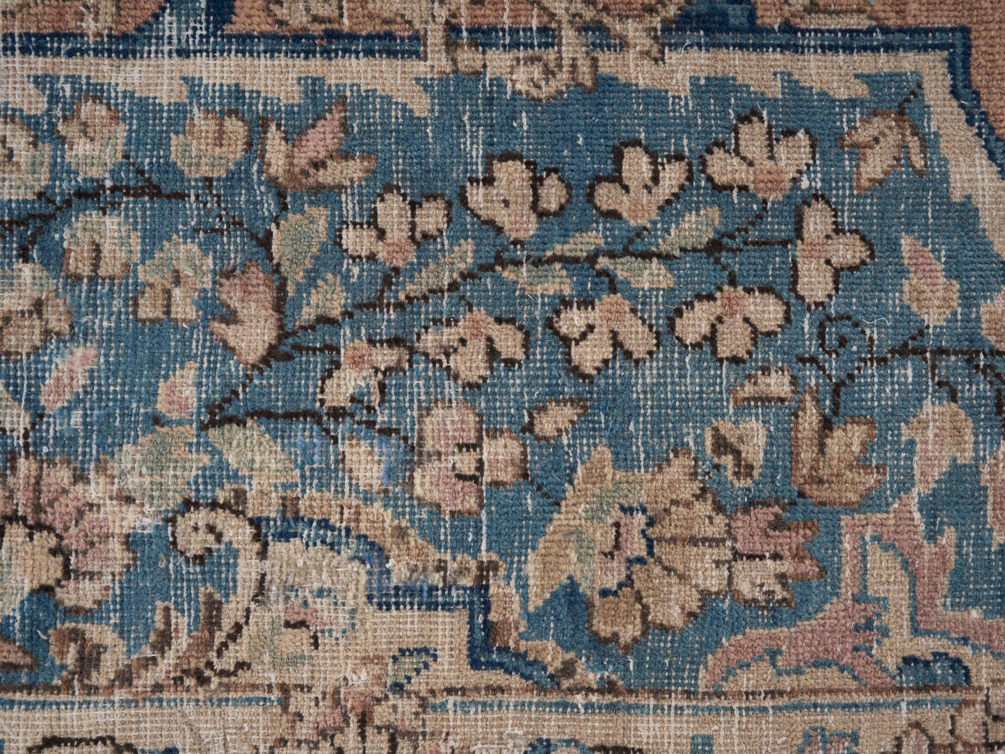 XL339 - 7'11" x 12'2"