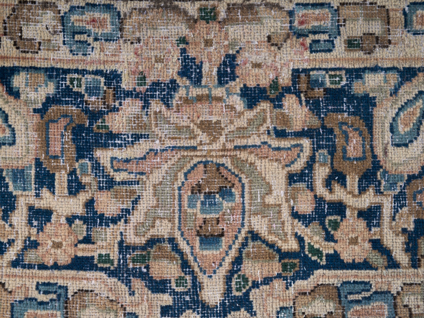 XL334 - 8'10" x 11'9"