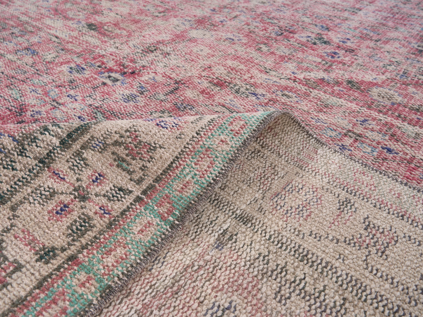 3310 - 5'8" x 8'3"