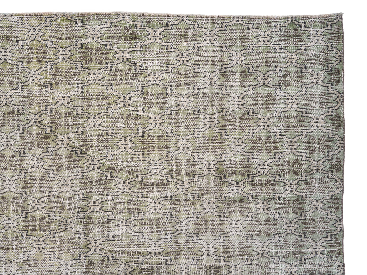 3303 - 5'9" x 9'