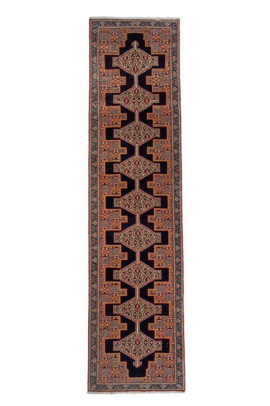 6128 - 1'10" x 7'9"
