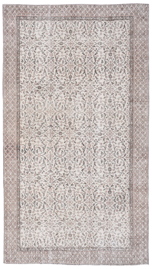 3250 - 5'1" x 8'10"