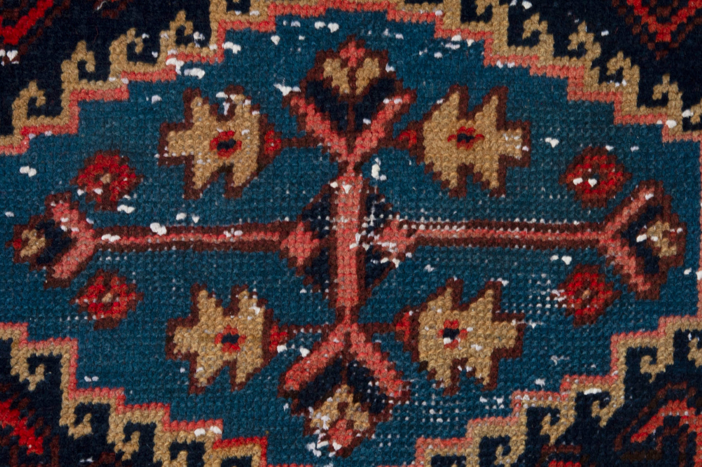 CAN_3981 - 2'2" x 5'8"