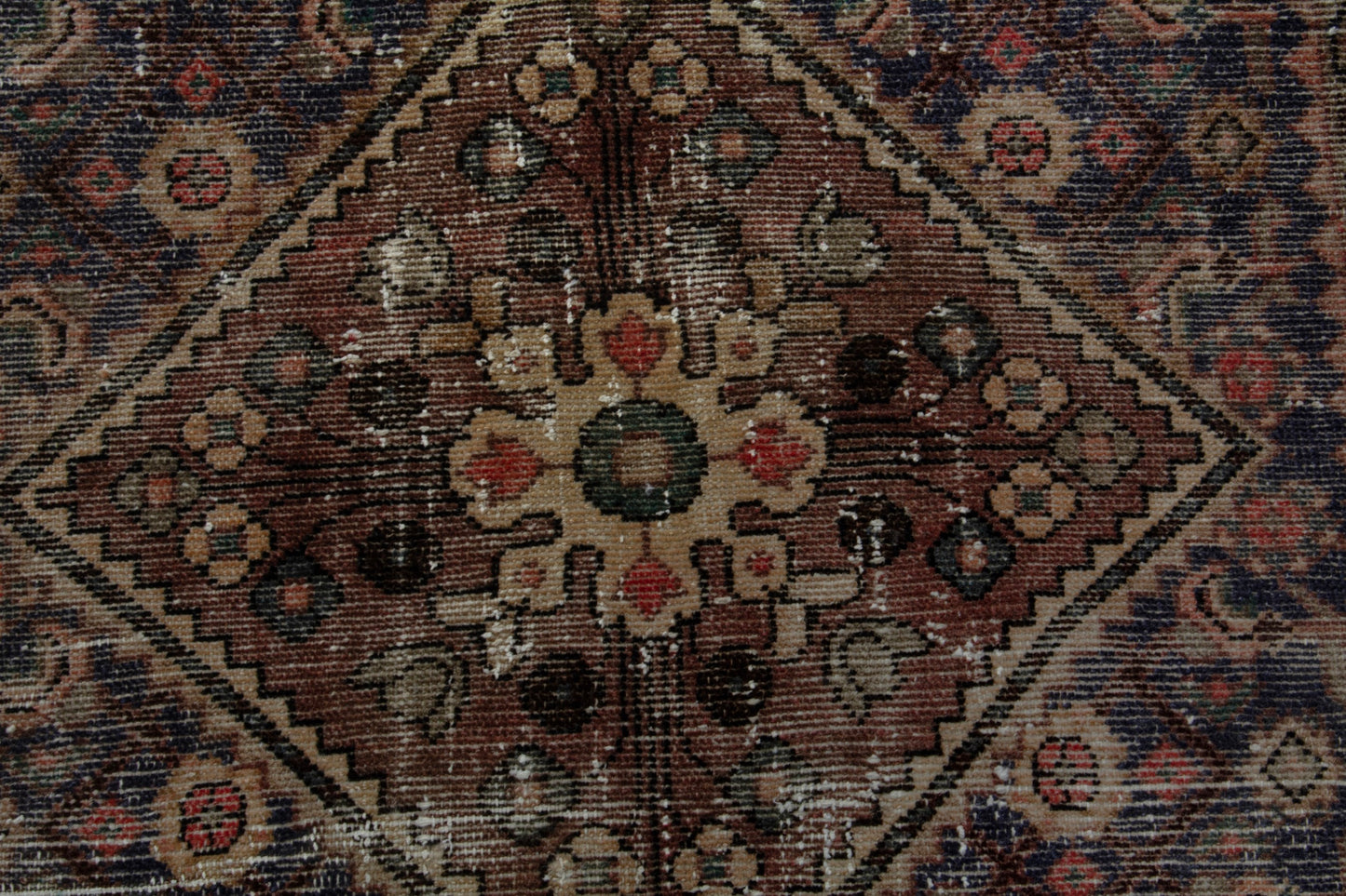 CAN_4008 - 3'5" x 7'1"