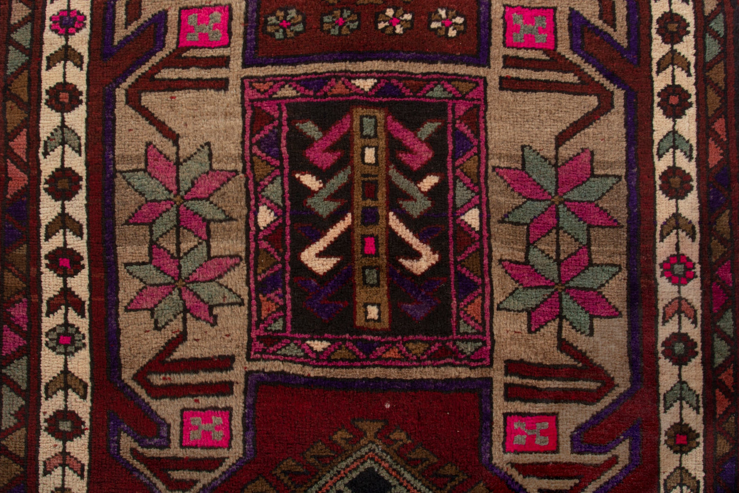 CAN_4048 - 3'7" x 13'9"